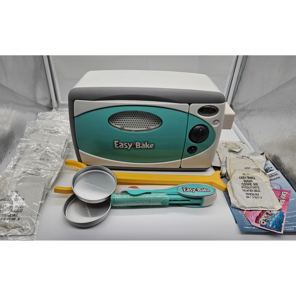 Easy-Bake Oven and Snack Center Teal White Electric Toy‎ with Pans and Mixes - Picture 6 of 16
